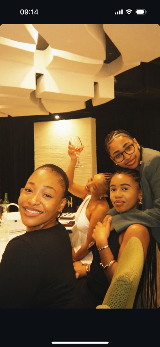 TshenoloMoetii's tweet image. the girls 🤍