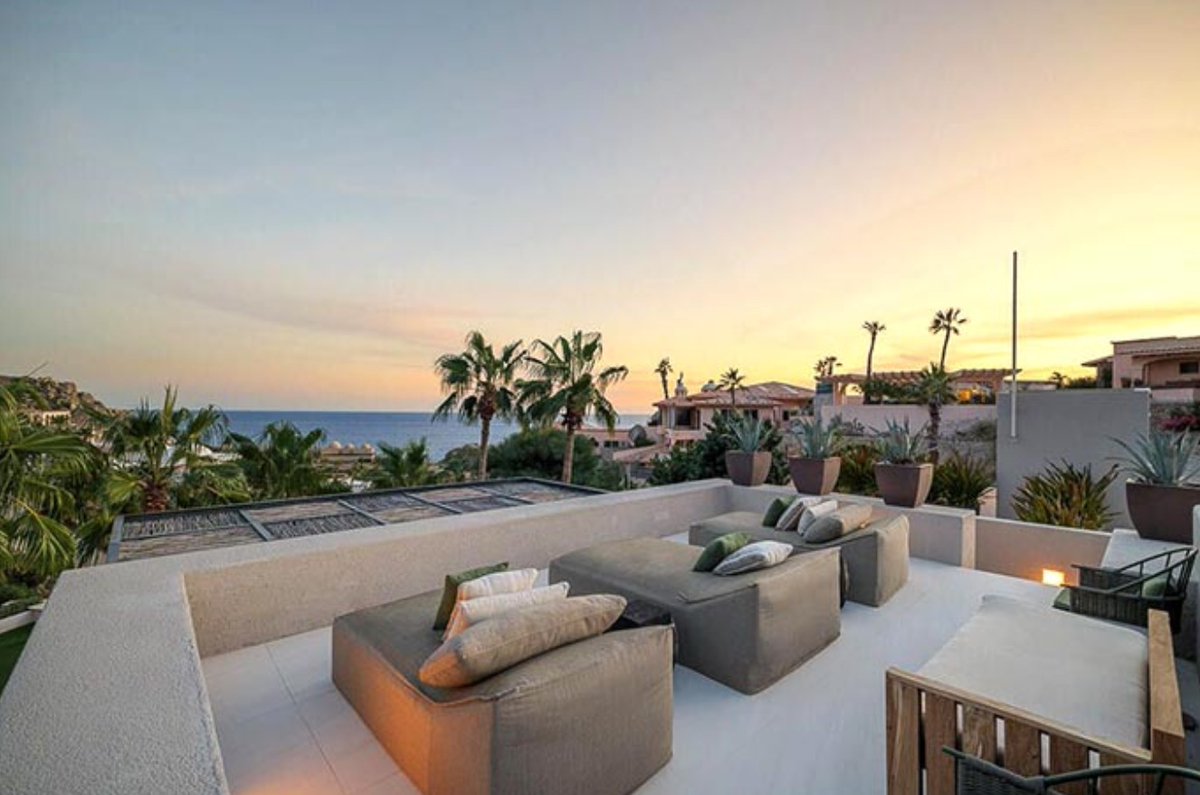 CaboREMagazine's tweet photo. #VillaParaiso, a stunning 4BR #beachhome in #Pedregal. Enjoy the architecture &amp; beauty of nature that surrounds this home offering an open gourmet kitchen, powder bathroom, outdoor fireplace &amp; fire pit with round seating &amp; rooftop lounge. https://t.co/5reKrtbfBf @snellrealestate https://t.co/eqhFoBVeZb