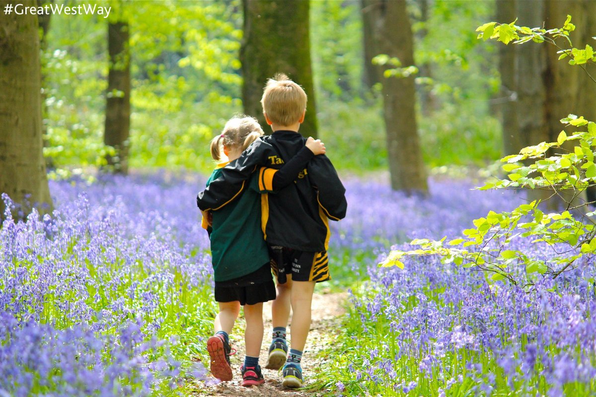 Did you know the Great West Way is home to England’s third-largest National Landscape?

North Wessex Downs encompasses parts of Berkshire, Hampshire, Oxfordshire, and Wiltshire, offering a vast range of walking and cycling routes, perfect for family adventures.