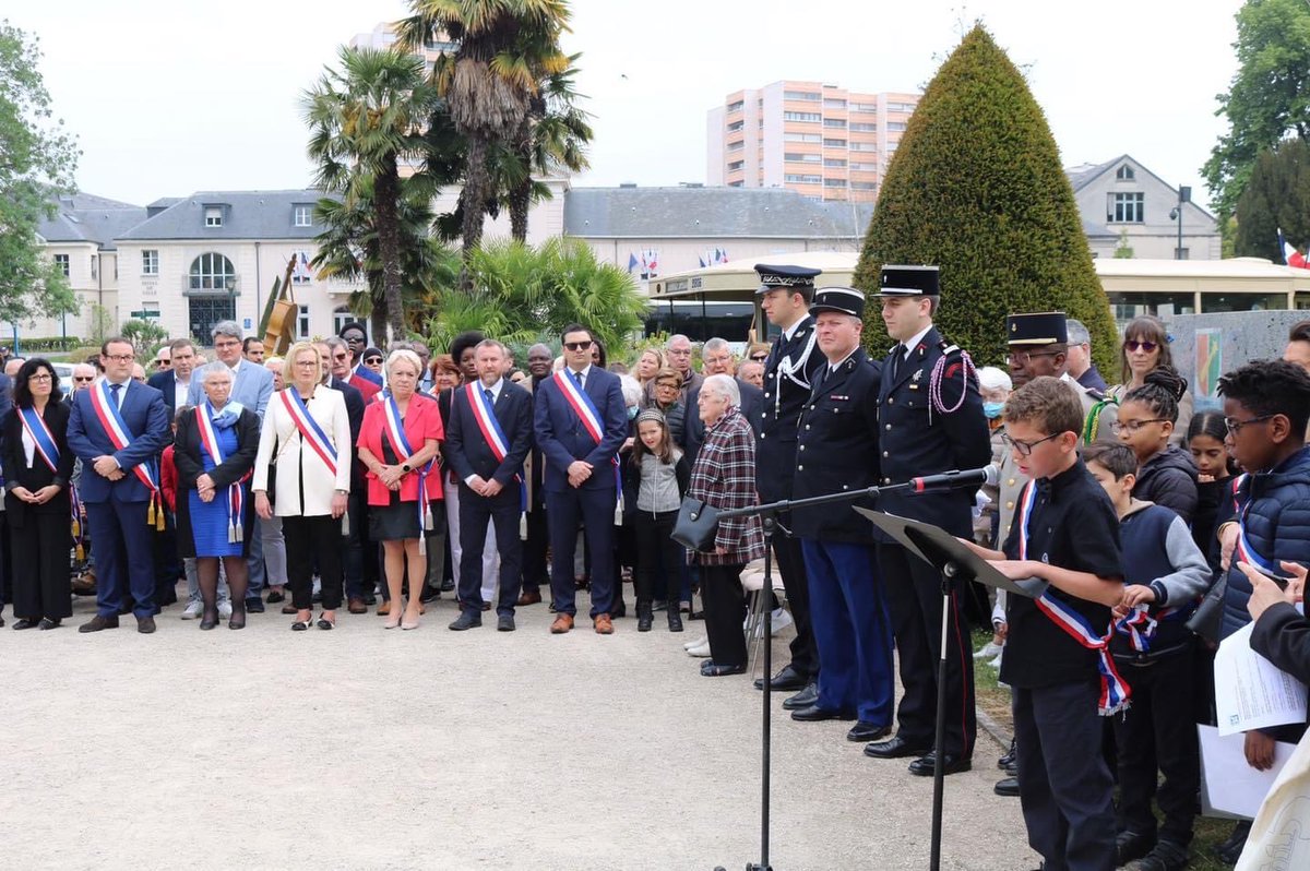 Benoit Breysse (@benoit_bre) on Twitter photo Par la pensée avec mes collègues de <a href="/villedechelles/">villedechelles</a> aujourd’hui à l’occasion du 80e anniversaire de l’armistice de la 2nde guerre Mondiale. #convalescence Par la pensée avec mes collègues de <a href="/villedechelles/">villedechelles</a> aujourd’hui à l’occasion du 80e anniversaire de l’armistice de la 2nde guerre Mondiale. #convalescence