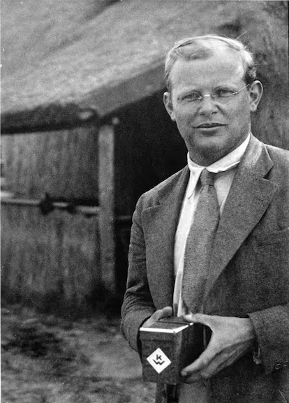 expositcllctv's tweet photo. “The Church does not need brilliant personalities but faithful servants of Jesus.”
-Dietrich Bonhoeffer https://t.co/PI4bvctkAv