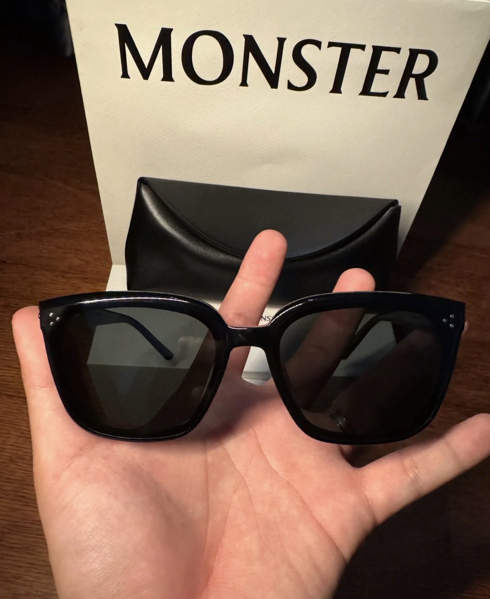 nnn199437's tweet photo. รีวิว GENTLE MONSTER(เจนเทิล มอนสเตอร์) 
แว่นกันแดด เลนส์โพลาไรซ์ ของจริงสาวยตาแตก 
พิกัด https://t.co/8p8am3c6L4
พิกัด https://t.co/DM0FPP8fBj https://t.co/jsjWFnAnWF