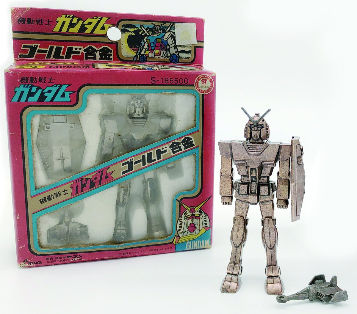 明日からセルフ大型連休に入る予定なのですが、新刊「あの頃の機動戦士」、ご注文が入ればなる早で出荷いたしますので、是非ご注文ください。放映当初から十分ウケていたガンダムが、放映終了後から更にブレイク、劇場版の手前で更にブレイクという、その数奇な運命のまとめ
macleod.jp/book-anokoro/