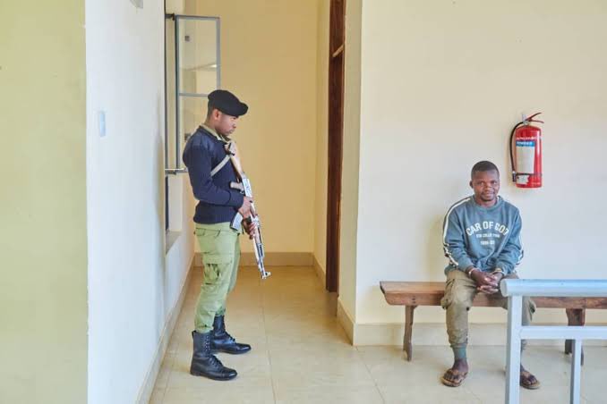kuringechadema's tweet photo. Retweet tuu bila kusema chochote.
#freeallpolticalprisoner https://t.co/n6ruPLIPIF