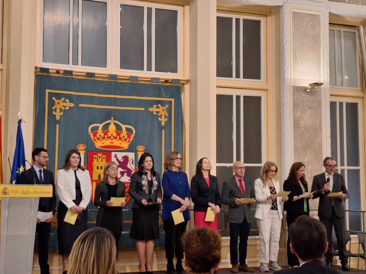 📜 Inspectores y inspectoras de la inspección central del <a href="/educaciongob/">Ministerio de Educación, FP y Deportes</a> nos recuerdan las raíces de nuestra labor con la lectura colectiva de extractos del Real Decreto de 1849. #175aniversario