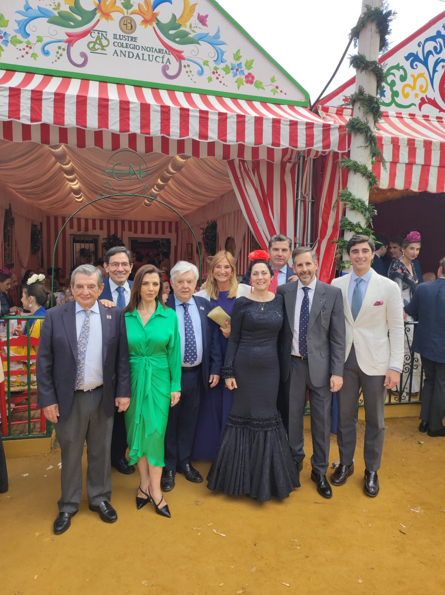 CNotarialCNA's tweet photo. ▶️ Recepción en nuestra caseta de la #FeriadeSevilla2025 a representantes de jueces, abogados y fiscales.
🟡 Nuestra vicesecretaria de RRII, Carmen Vela, atendió a Rafael Márquez Romero, presidente de la Audiencia de Sevilla; @Vilapar71, decana de los jueces...
👇 Sigue 👇 https://t.co/sj9h4bB1pP