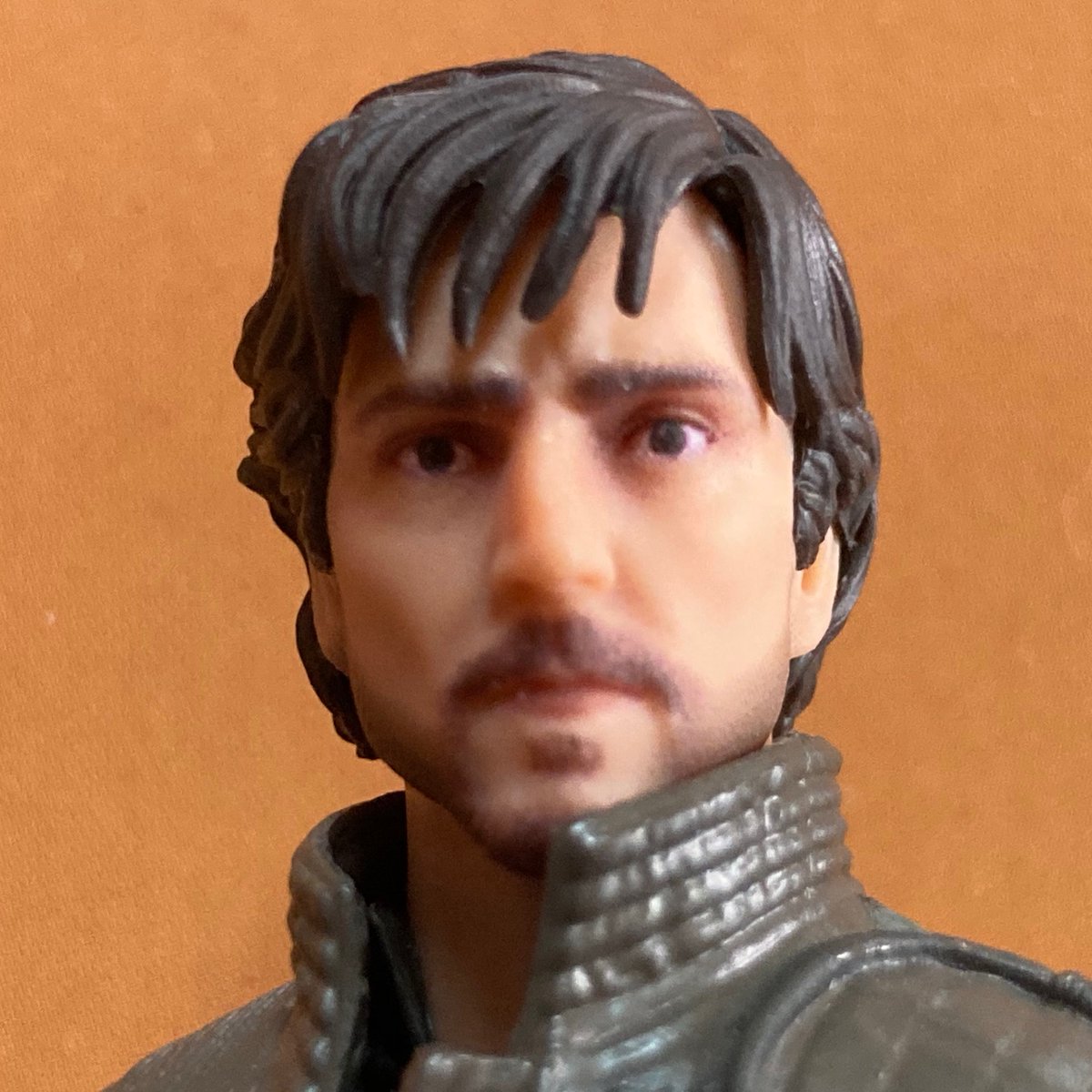 ss96394883's tweet image. キャシアン・アンドー、リペイント完成です！！
元の顔とは別物になったと思います！
#キャシアンアンドー
#カスタムフィギュアが見れるタグ
←Before                          After→