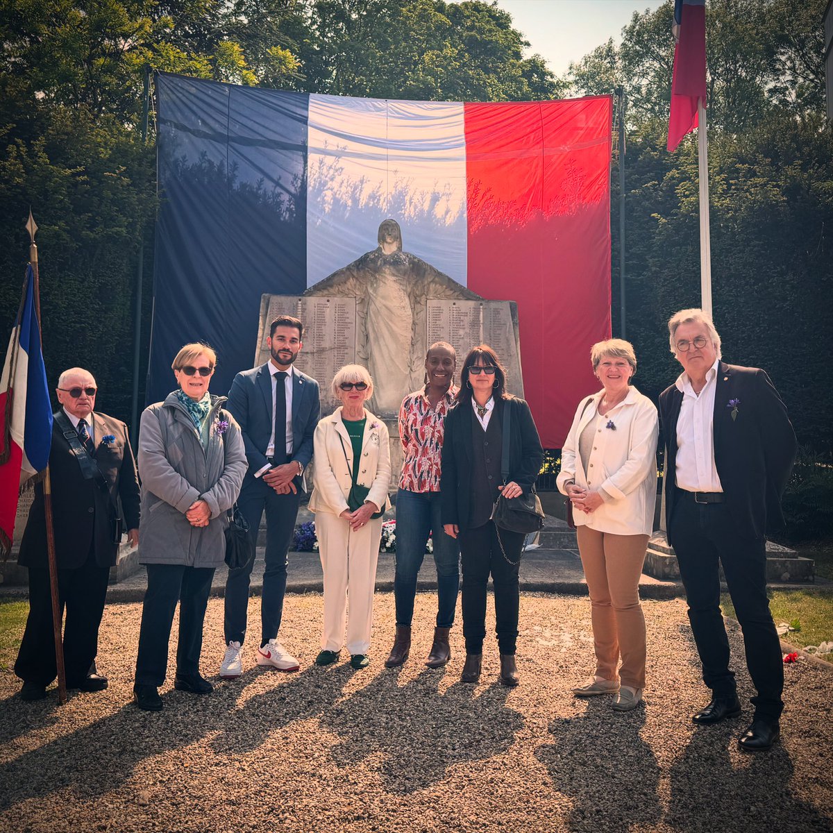 🇫🇷 Commémoration de la victoire du 8 mai 1945  au Raincy 🇫🇷 

80 ans jour pour jour, nous nous souvenons de toutes celles et de tous ceux qui se sont battus pour la liberté et la paix. #8mai1945