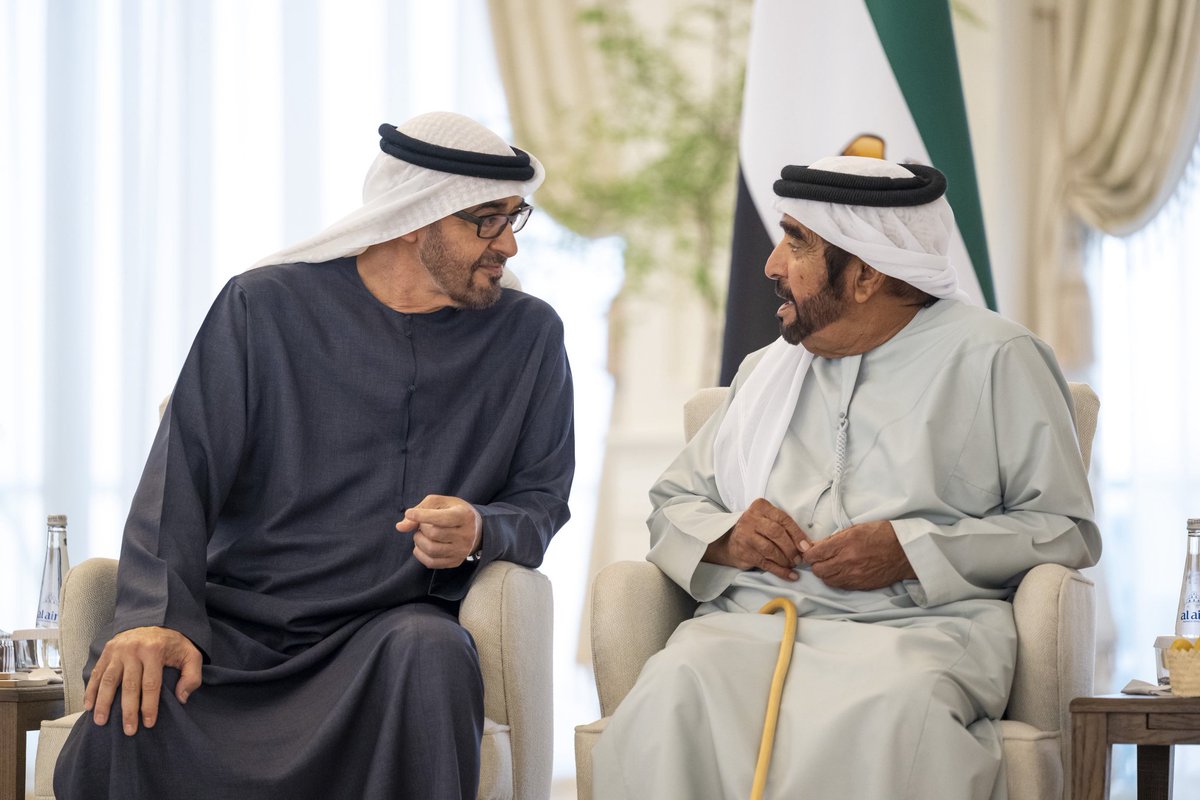 الإمارات لا تملك على الشعب السوداني أي منة أو فضل..إن معروف السودان على الإمارات لا تسعه الصفحات..بنينا هذه الدولة بسواعدنا..علمنا شعبهم وأزلنا الجهل عن ملوكهم..ثم لم نجد منها الا النيران تلتهم مدننا..نحن قادرون على كشف عورة هذه الدويلة وارجاعها ال عصرها الأول

#العدوان_الإماراتي