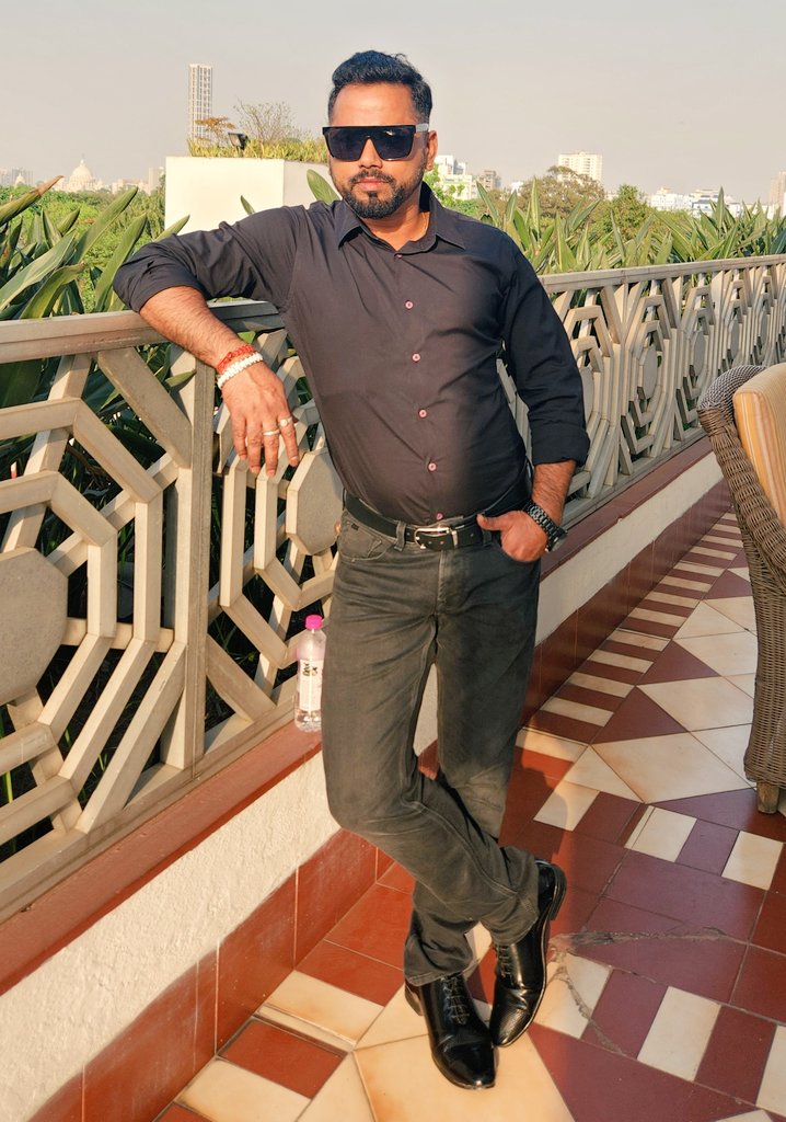 SomnathKarActor's tweet image. Good Morning Everyone ❤️ 🫰✌️👍
 #somnath #SomnathKar #somnathkaractor  #foryouシ #foryourpage #love  #trendingnow #facebook  #trendingpost #lookoftheday #lifeisbeautiful  #virals #viralpost2025   #jeet30 #fashionstyle #fashionista #suryakar #instareels  #indiangirlsfashion