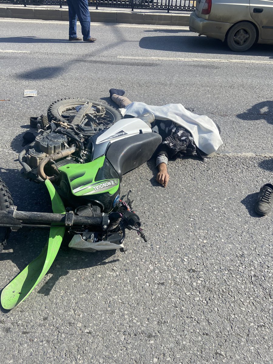 Ömürevleri ışıklarda dehşet bir kazaya tanıklık ettim. Bir insanın adeta 10 saniye bile sürmeyen ölüm serüveni. Allah rahmet eylesin