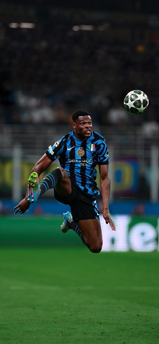 Chaabi4K's tweet photo. 📁 4K Wallpapers
  📂 UEFA Champions League 
    📂 INT (4) - (3) FCB
      📂 Inter Milan #ForzaInter https://t.co/V4ZTLLQDDt