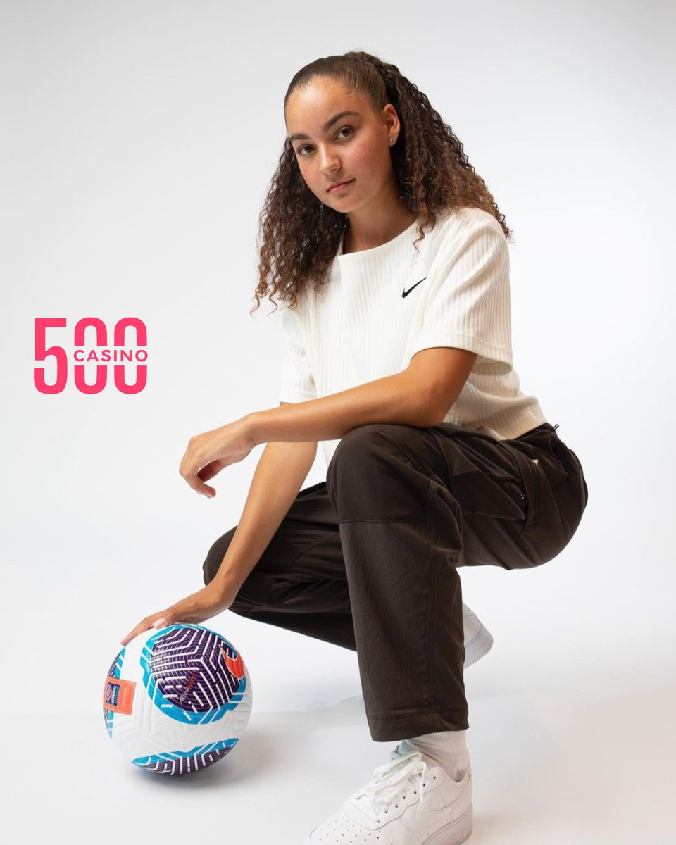 CFCHaven's tweet photo. Most beautiful female footballers, A thread

1. Ashanti Akpan https://t.co/pJYUJmnKRF