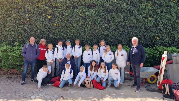 Winterswijkse kinderen bij Nationale Kinderherdenking in Madurodam -  achterhoeknieuwswinterswijk.nl/l/517400