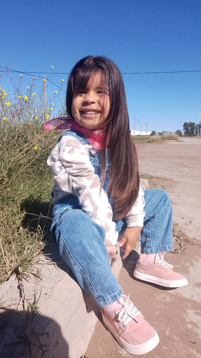 Ssorirojas's tweet photo. Mi niña de cristal💖🥰 https://t.co/Izxx6QTan6