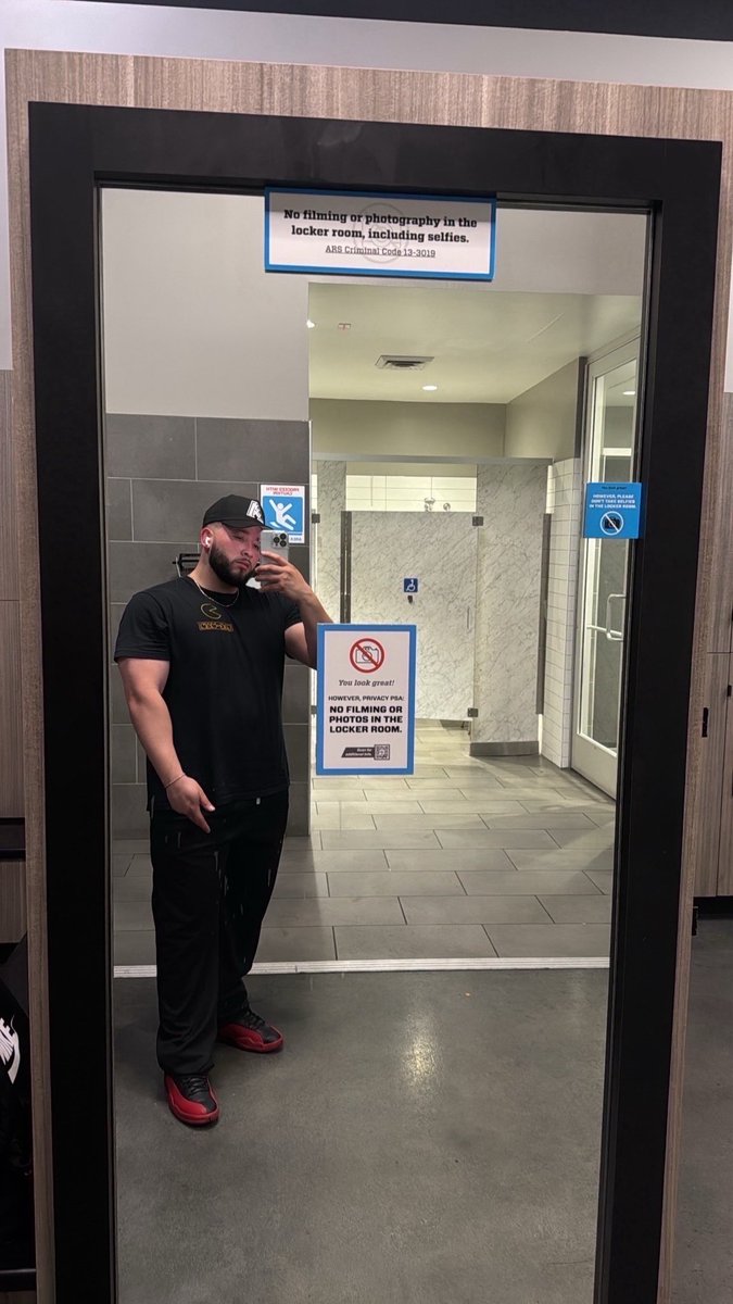 JRCL95's tweet image. Still burning 🐷🫶🏻🔥