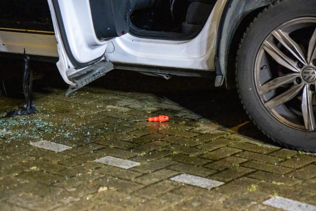 Brandstichting Onderzocht na Auto Uitgebrand