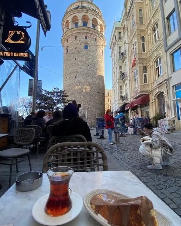 soz_media's tweet photo. Buna dimineata!🇷🇴
Gunaydin!🇹🇷
https://t.co/wzkKrGT61X
#Günaydın #morning #dimineata #day #zi #buna #goodmorning #İstanbul #galata https://t.co/hRfA16nCux
