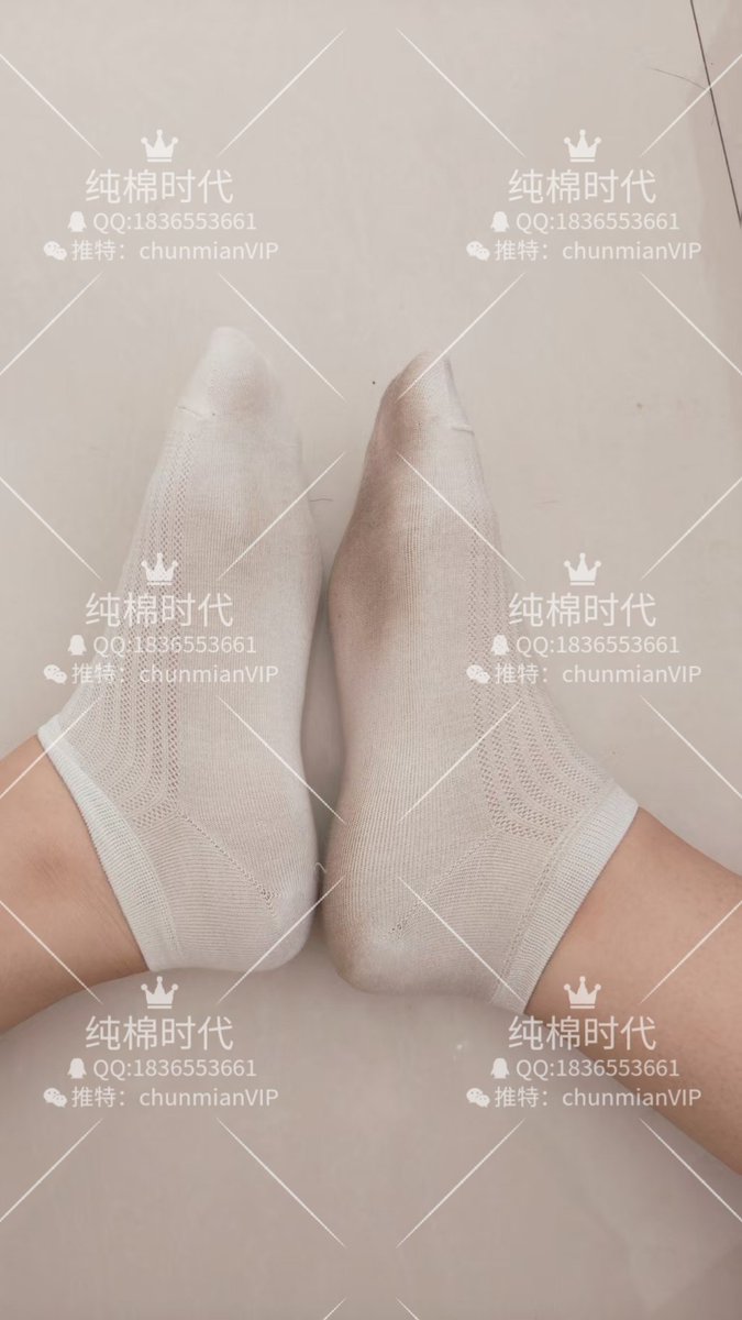 买家投稿，收到臭袜子后把袜子扔在放卫生纸的箱子里了，以为有一层密封袋应该没问题，结果今天拿了一卷卫生纸，擦鼻子的时候突然发现卫生纸臭臭的，一种汗臭味道还有点刺鼻，虽然比不上袜子的浓厚，但是翻了好几层后卫生纸还是臭臭的
说一下：你们如果买了中等金牌以上及极品的一定要用2层密封袋才行哈