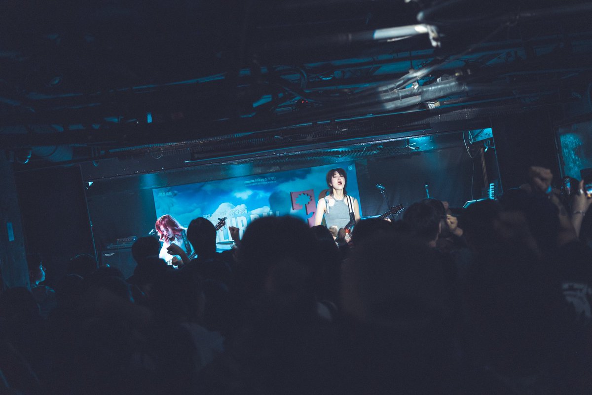 wau2013official's tweet photo. 72 LIVE CLUB DAY
It was a great night. Thank you so much! 👏🏻
📸
@oooofoto_
@pdhxyz
@fingertip_v
#liveclubday #라클데 #라이브클럽데이 #walkingafteru #워킹애프터유 #clubff https://t.co/NJaKo1HthH