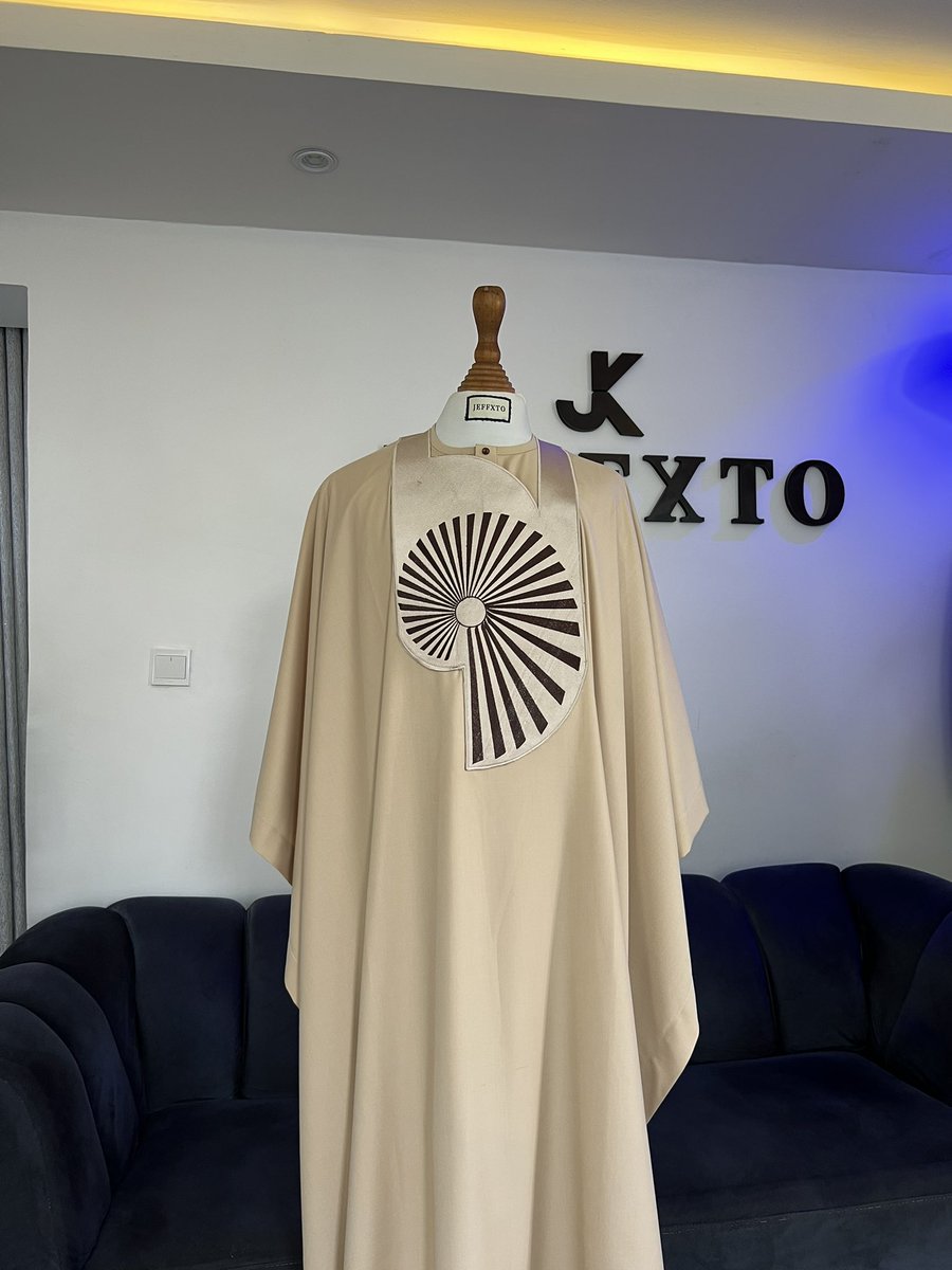 jeff_xto's tweet photo. AGBADA✂️
Available for order✂️

#AbujaTwitterCommunity #abuja #agbada #fashion #MetGala2025 #menswear #fashiondesigner https://t.co/OVzS2W7MRX
