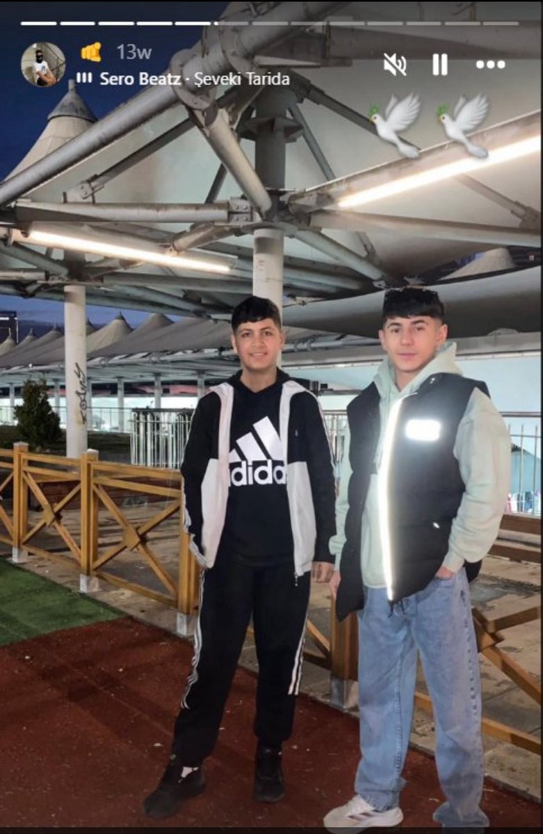 Siz çocuk değilsiniz!
Çocuklar diğer çocukları planlayarak öldürmez! 
Sen artık senin gibi “çocuklara”  ve alilelere aldığın cezayla örnek olacaksın! 

Minguzzi Ailesi ve toplum adalet bekliyor, en üst sınırdan ceza bekliyor! 

#AhmetinMasumiyetiKorunsun