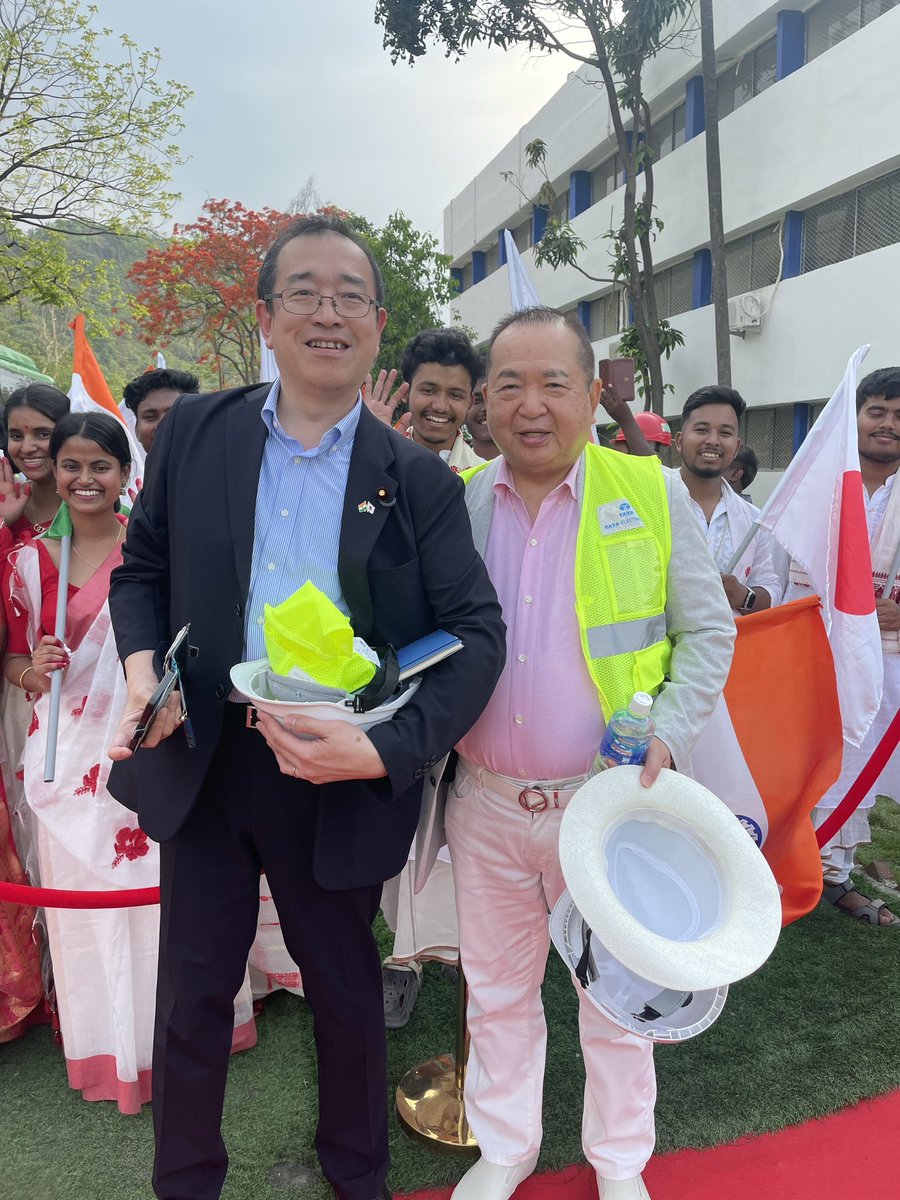 asean_1's tweet photo. 額賀衆議院議長インド親善訪問団とともに、アッサム州に建築予定のタタの半導体工場視察に同行いたしました！
観光産業以外にも大手企業の工場などの誘致に成功し、新しい取組みなどに力を入れてます。
その政策の取組みの一つに弊社の学校も含まれ、アッサムブランドを一助になるよう活動いたします！ https://t.co/zFZYGk8uIh