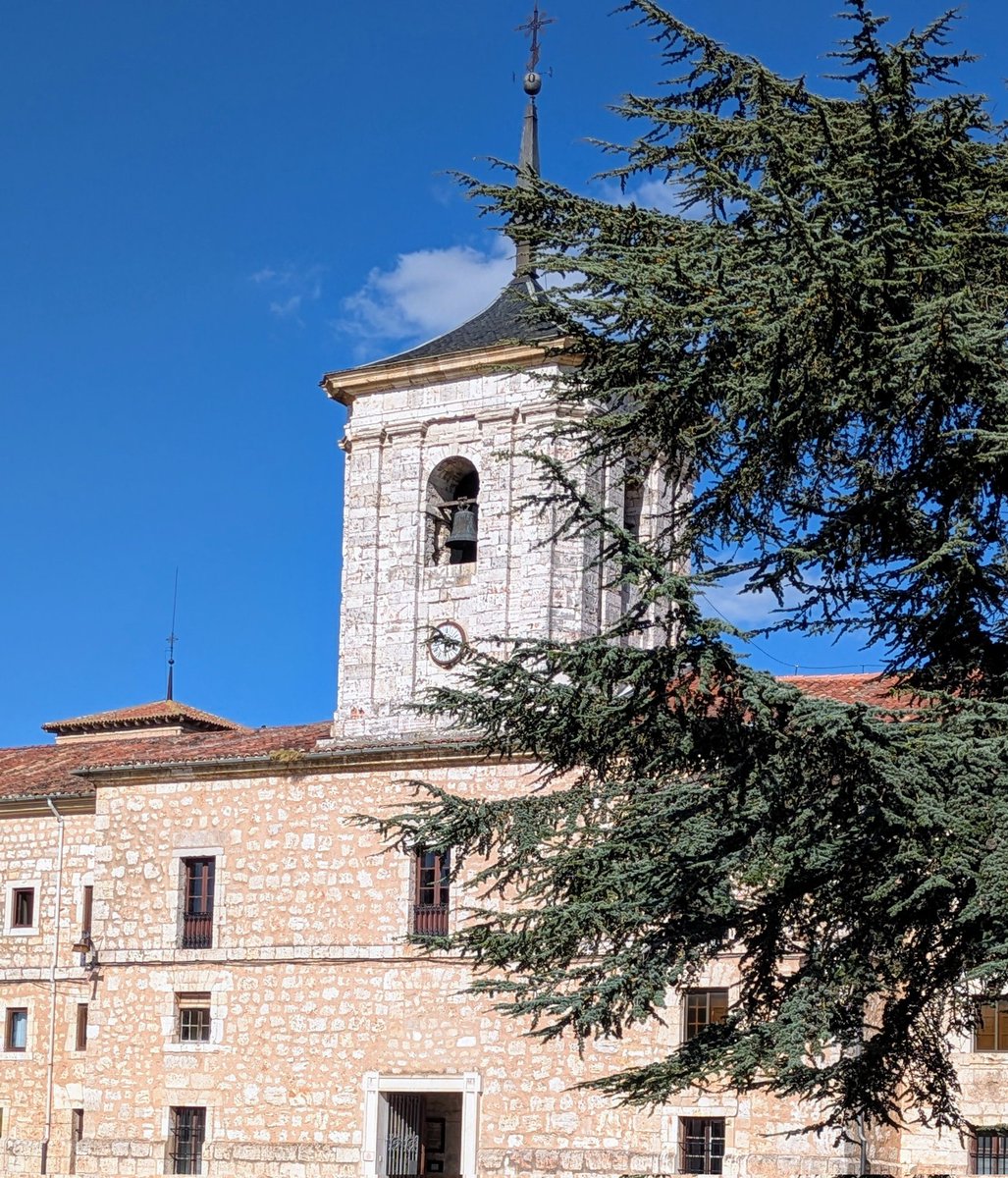 BalledeScapa's tweet image. #BuenosDiasATodos Monasterio de la Trapa, Dueñas #Palencia y visita a la tumba del Hermano Rafael. #monasterios