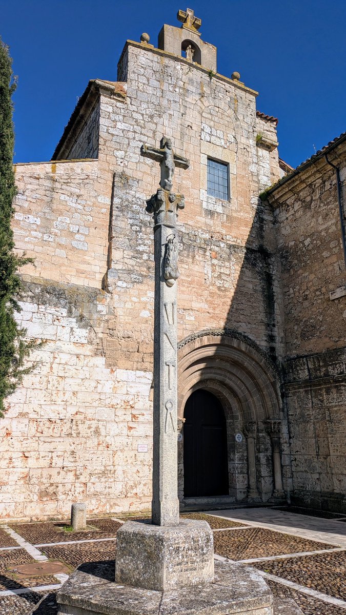 BalledeScapa's tweet image. #BuenosDiasATodos Monasterio de la Trapa, Dueñas #Palencia y visita a la tumba del Hermano Rafael. #monasterios