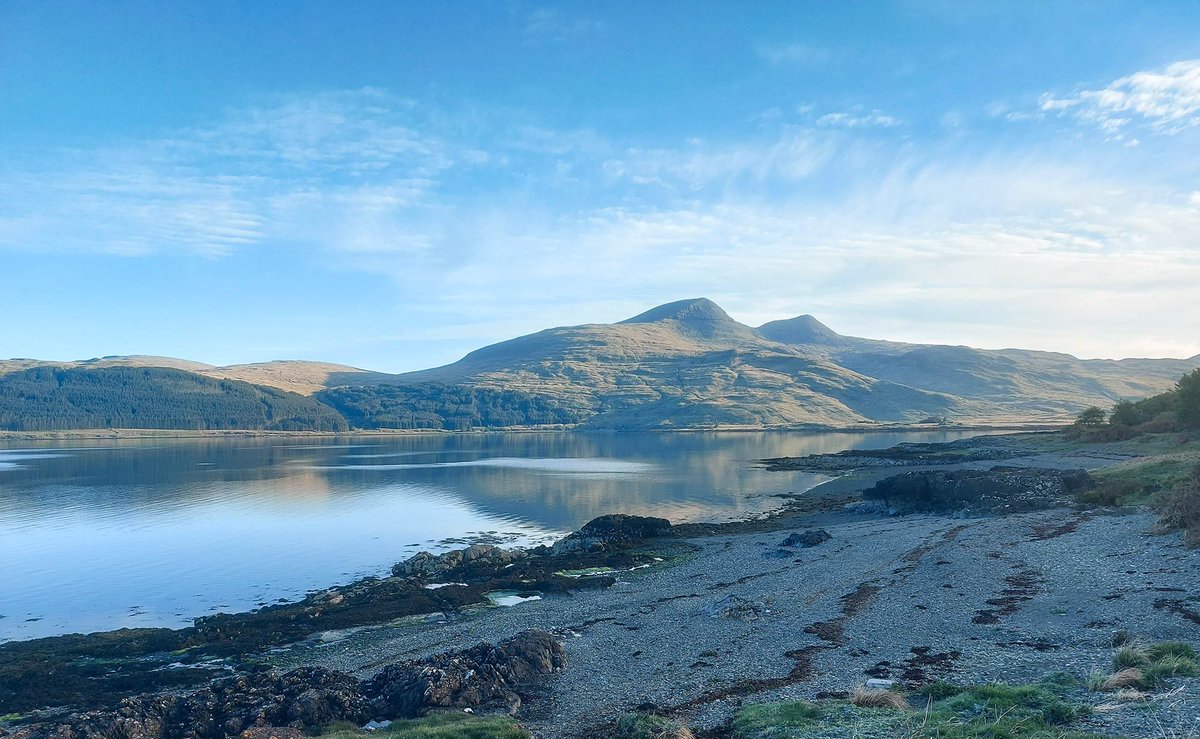 ShetlandWild's tweet image. This week we are enjoying the wildlife and scenery of Mull, Iona and Staffa. The days have flown by and thus far we&apos;ve seen White-tailed and Golden Eagles, 100s of Puffins, Bottle nosed Dolphins, Otters, Harbour  Porpoise, Hen Harriers and Short-eared Owls.