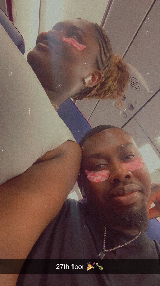 vj_yungprince's tweet image. 27th above 30,000 feet with my favourite person 🎉🍾
Happy birthday omoba Koni baje fun eh. loke fun o ni gbogbo ojo aye re🙏❤️