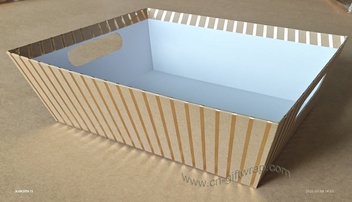 GiftDecorations's tweet photo. gold stamped Kraft Hamper Box ,  Acceptance can be customized.  #Hamper #Box #KraftBox https://t.co/8blIVXYBIV