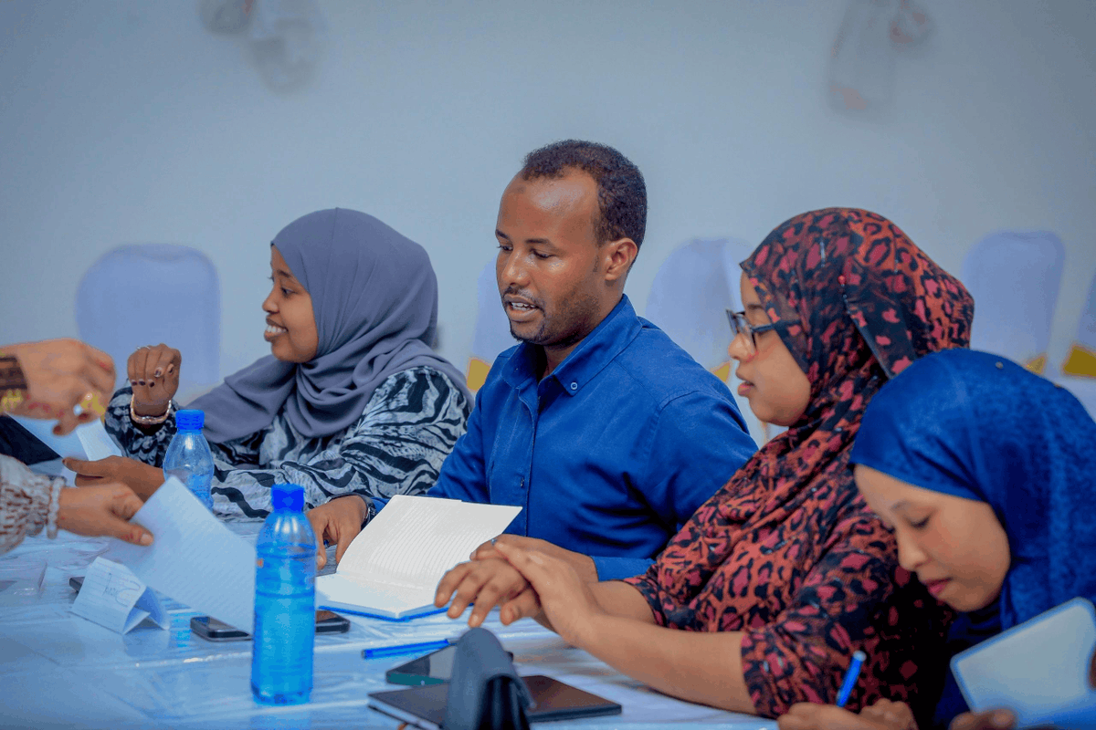 The media is vital for #displaced people to exercise their rights to information and, in turn, the media’s framing of #refugee matters affects public perception - <a href="/UNTMIS_/">UNTMIS</a> was pleased to support <a href="/MAP_Puntland/">Puntland Media Guild</a>'s recent two-day capacity-building session in #Garowe, in which 20