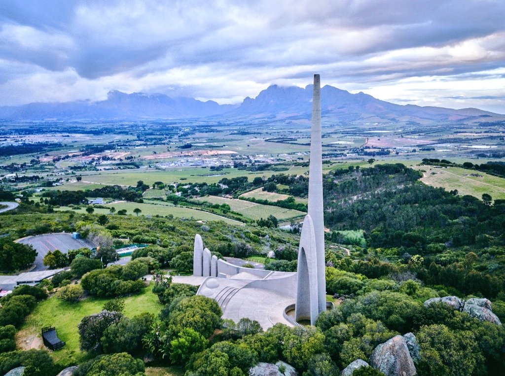 Afrikaans 100

Ons praat en skryf in Afrikaans al vir honderde jare, maar vandag (8 Mei) vier ons Afrikaans se 100ste verjaarsdag as amptelike taal.

Die taal van my grootword.
Die taal van my drome.
Die taal van my gebede.
Die taal van my mense.
Die taal van my hart.