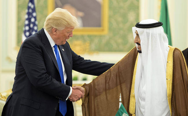 arabnews's tweet photo. #SPOTLIGHT: Saudi-US Investment Forum #SaudiUSForum2025 will be held in Riyadh on May 13 when US President Trump visits the Kingdom. Arab News will be participating in panels, reporting all the breaking news | https://t.co/hkwGoWvxNA https://t.co/3YthJGHG4u