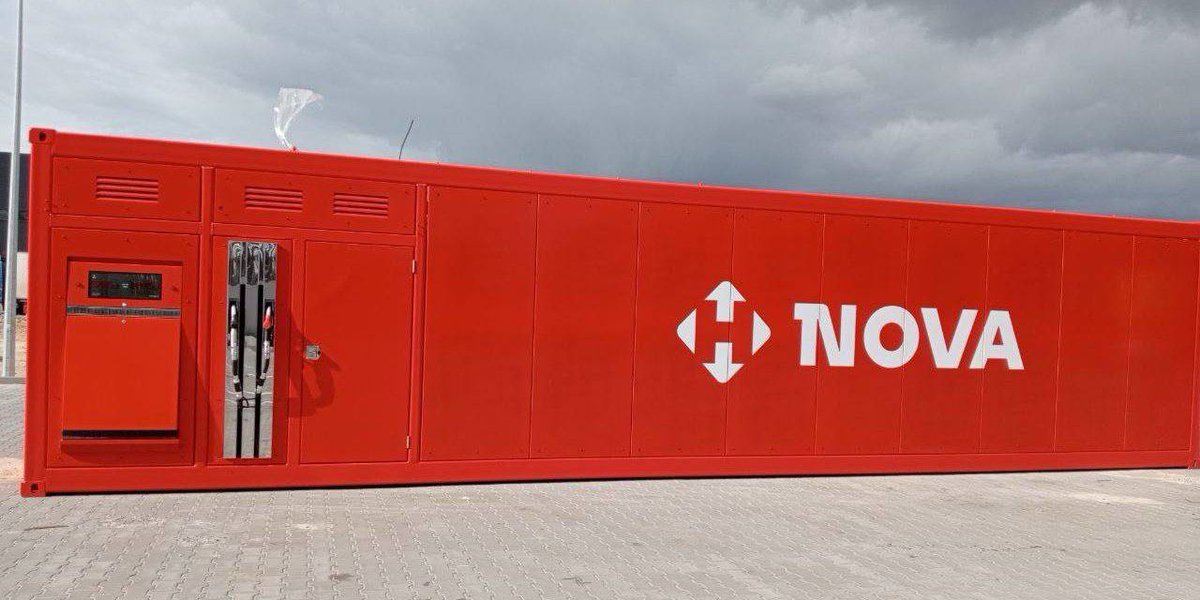 Nova Poshta is preparing to launch its own #energy storage this summer. 

The company declares a goal to become energy independent by the end of 2025. 

More information in the news – surl.li/lwnxhf

#ecopolitic #ecology #environment #Ukraine