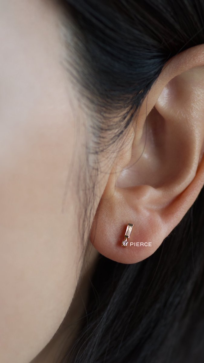 ブランドリリースの記念に、
びっくりするピアスをつくりました。