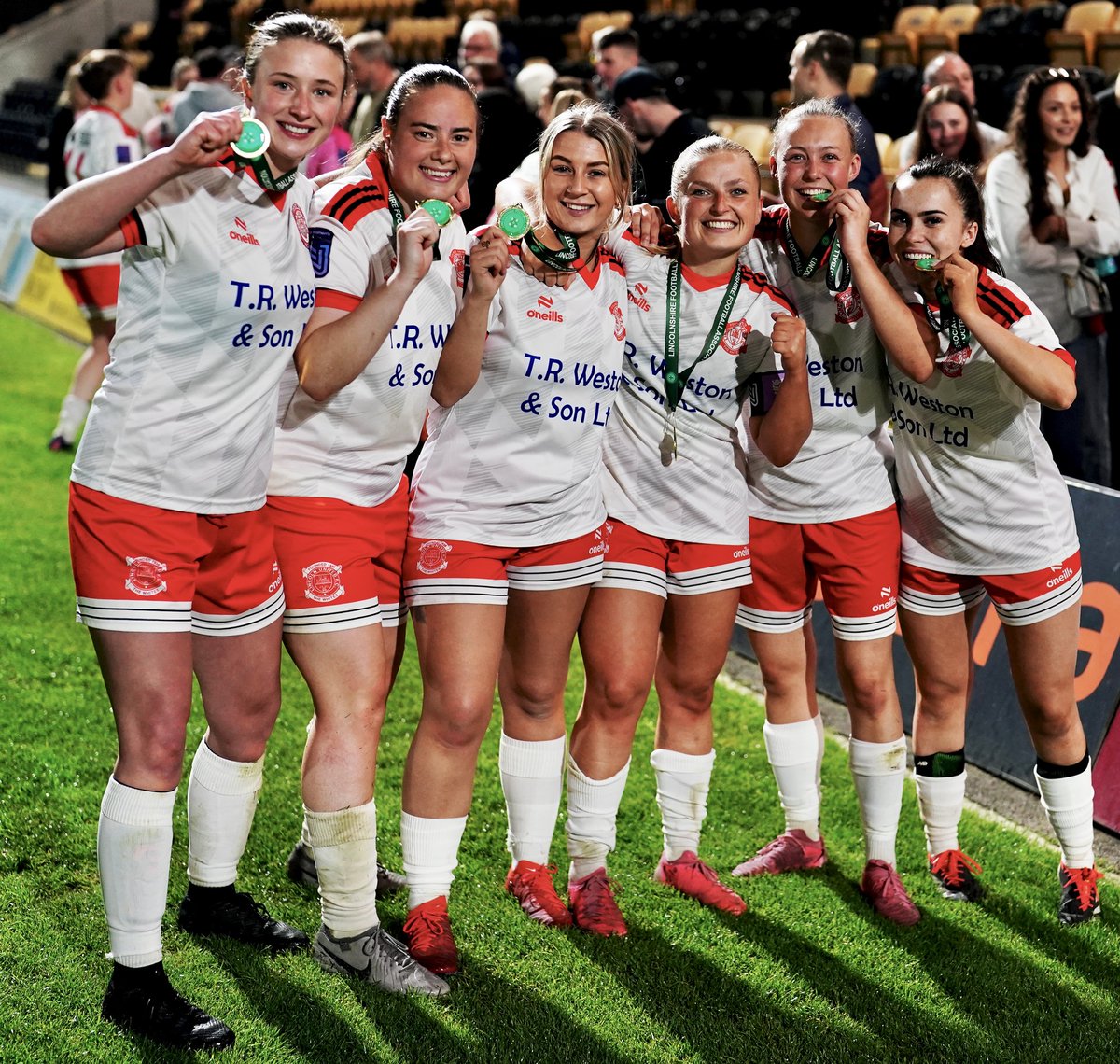 What a night it was ⚪️🔴

<a href="/jodie_stedman/">Jodie Steadman</a> <a href="/TaylorD45229583/">Taylor Dean</a> <a href="/oliviaasmith530/">Olivia Smith</a> <a href="/holjune10/">Holly</a>