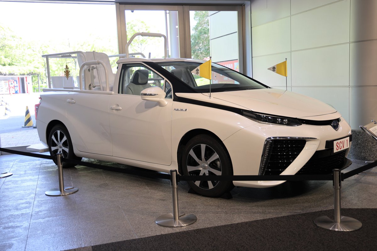 文化館 エントランスにパパモビルを特別展示🚗】 「パパモビル」とは
