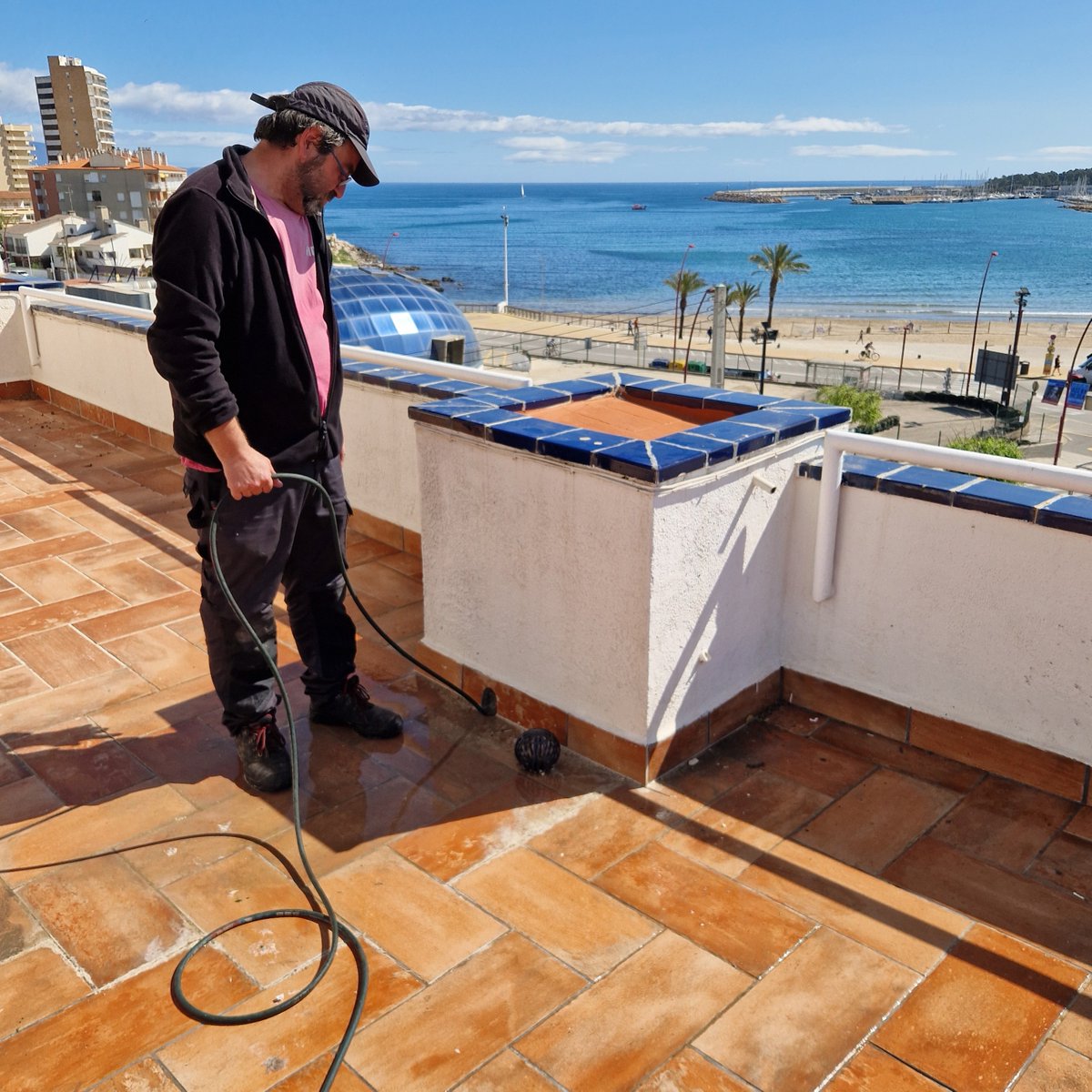 🌧️ Amb les pluges d’aquests darrers dies t’has adonat que tens el desguàs de la terrassa embussat? No esperis més a posar-hi remei, que encara han de venir més pluges!

A HIDECU oferim serveis de desembussos ràpids i eficaços. Truca’ns o escriu-nos i oblida’t dels embussos! 💦