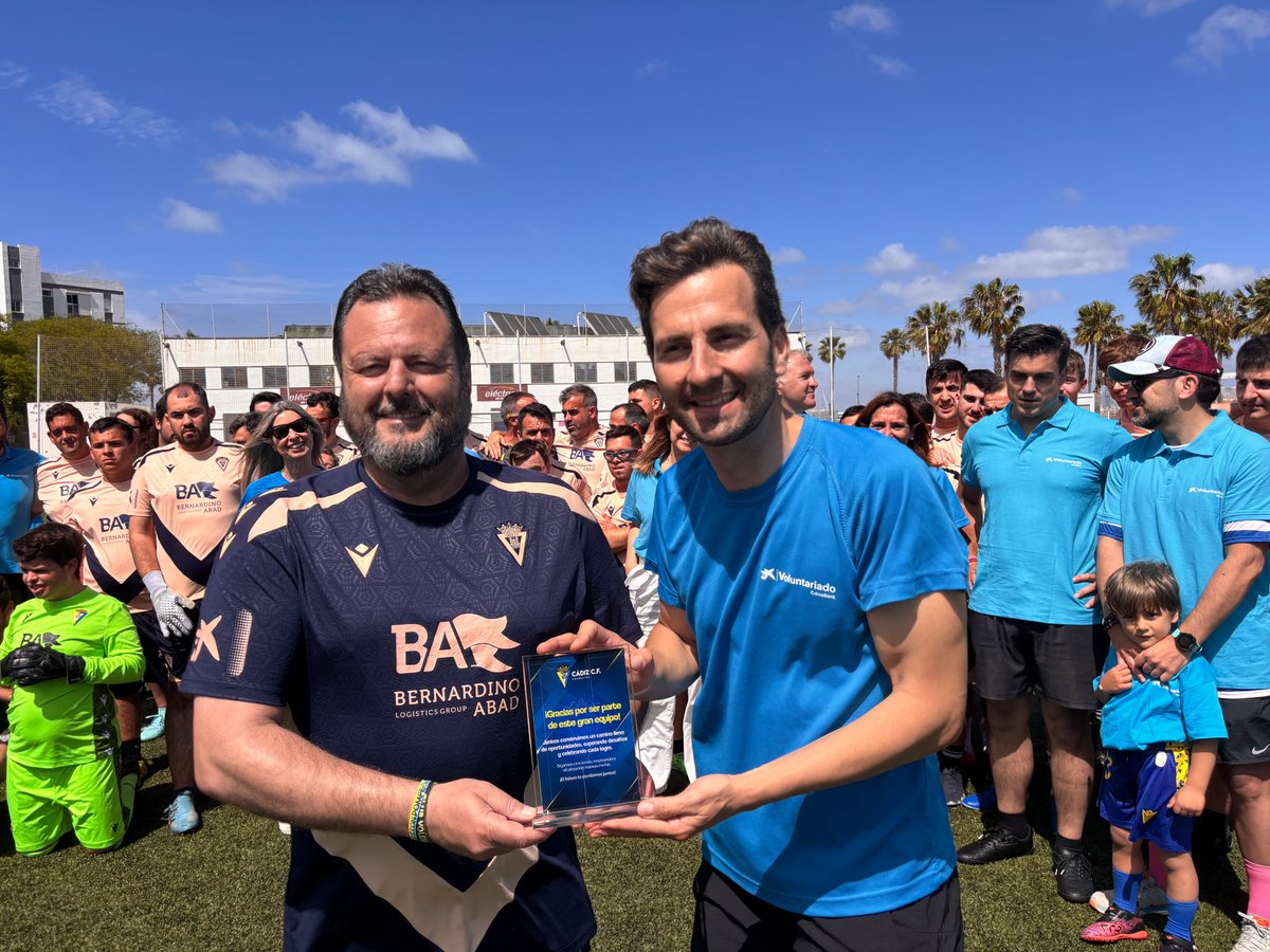🥰 Fútbol, inclusión y compañerismo en el Manuel Irigoyen

🫂 La <a href="/FundlaCaixa/">Fundación ”la Caixa”</a> y el #CádizCFGenuine llevaron a cabo una convivencia durante la tarde de ayer.

ℹ️ Toda la información, aquí: cadizcf.com/noticias/convi…

📸 Galería del evento: cadizcf.com/galerias/convi…