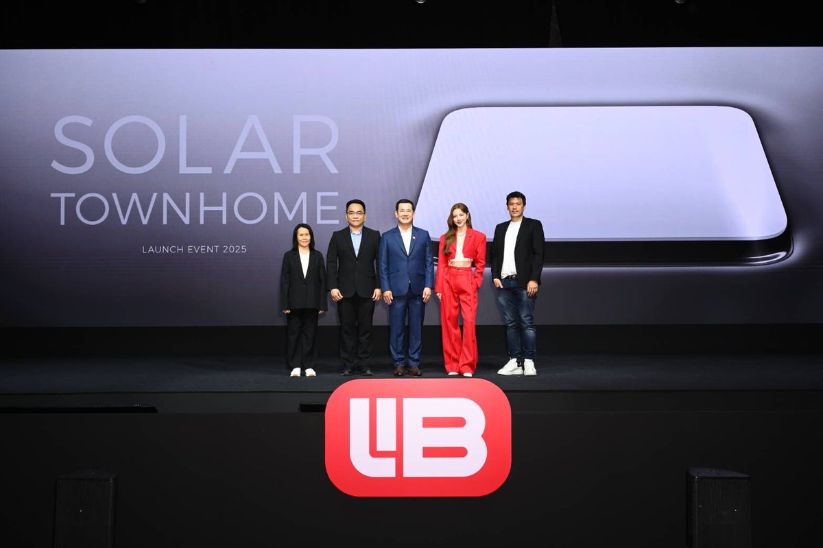 LookAround_TH's tweet photo. EnergyLIB เปิดตัว "LIB Solar Townhome" พร้อม "ใบเฟิร์น-พิมพ์ชนก"โซลาร์โซลูชันสำหรับทาวน์โฮม "เปิดแอร์ชิล 8 ชั่วโมง[1]" เปลี่ยนหน้าร้อนให้เย็นฉ่ำ ในราคาเข้าถึงได้

🔗 อ่านต่อ https://t.co/mWkm8cb3SO

#ใบเฟิร์นพิมพ์ชนก 
#baifernbah
#EnergyLIB
#LIBSolarTownhome
#เปิดแอร์ชิล8ชั่วโมง https://t.co/GIYLMINpzJ