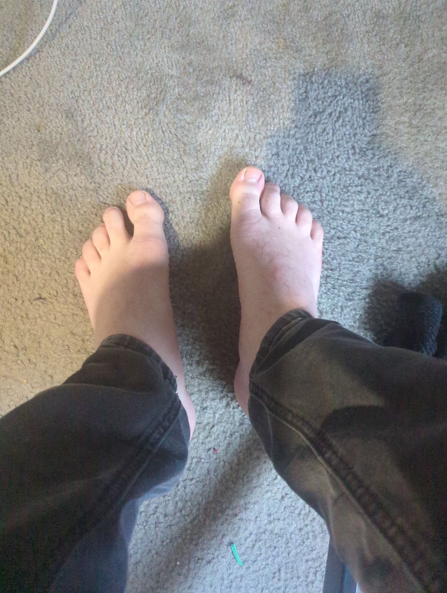 iEatCrabcakes tweet media