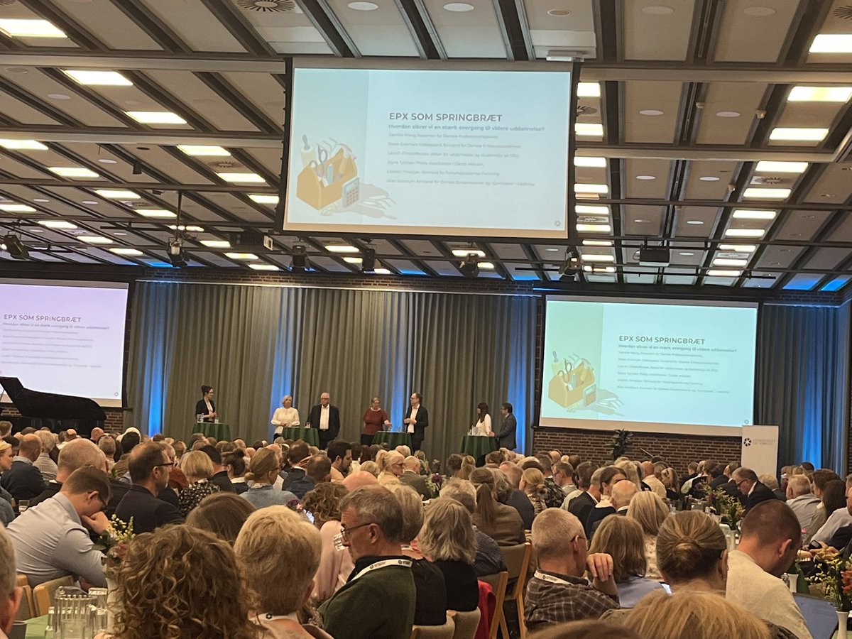 WiethKnudsen's tweet photo. Mange gode pointer fra panelet på #deg2025 - bl.a. om at #epx skal blive en uddannelse man ønsker for egne børn og ikke kun de andres børn https://t.co/p5I5nQIj7W