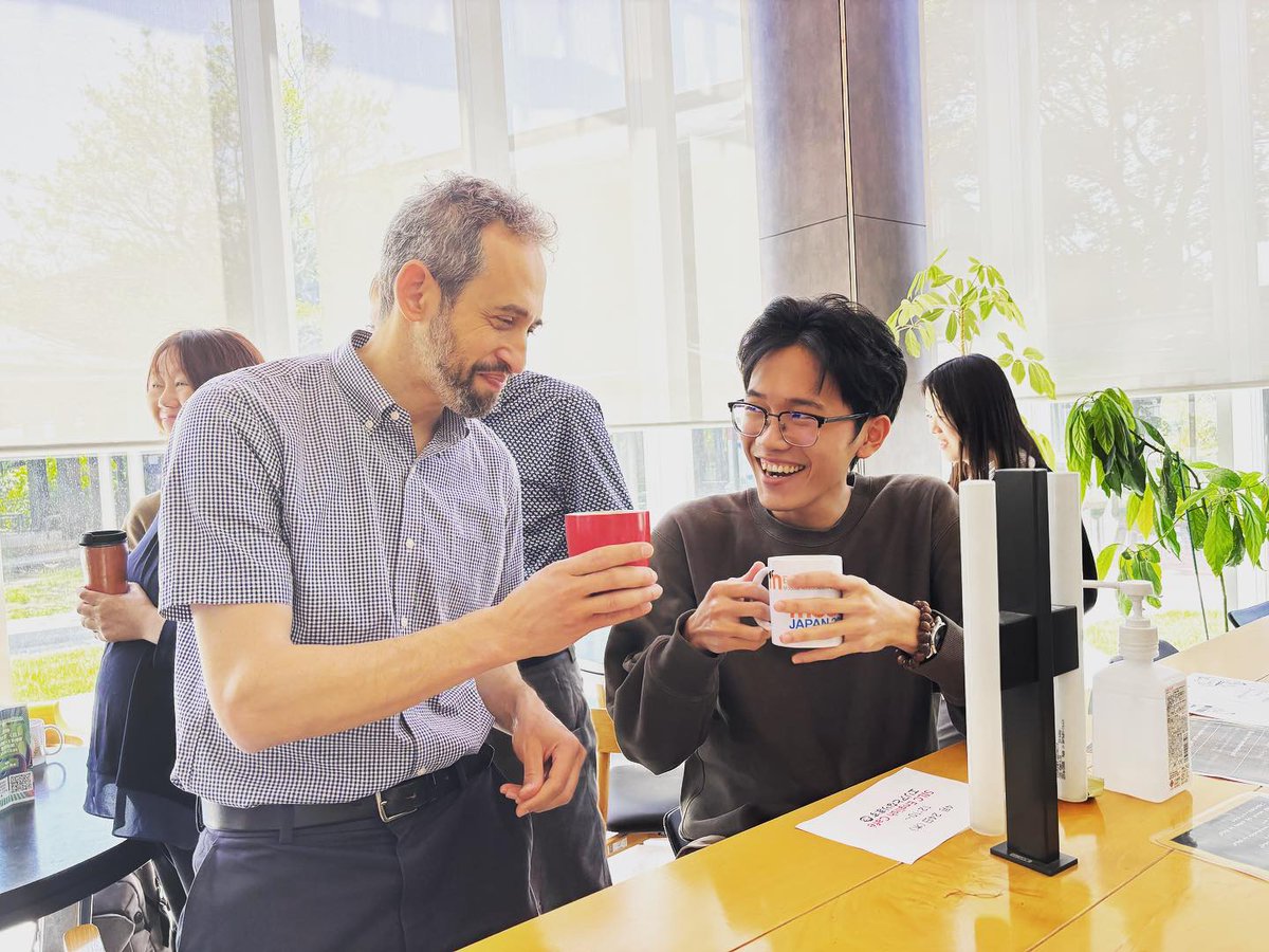 sojo_univ's tweet photo. 明日 5/9(金) 12:00～13:00❣
#英語学習 施設 #SILC 1階にて
英語カフェを開催☕

1FのSILCカフェにてSILCの先生方や留学生と英語で交流しよう✨
前回開催時はとてもリラックスした雰囲気で交流が行われました🏖️
在学生のみなさまお気軽に立ち寄ってくださいね🙌
https://t.co/4M11QXlmH9 https://t.co/uz5st9opqB