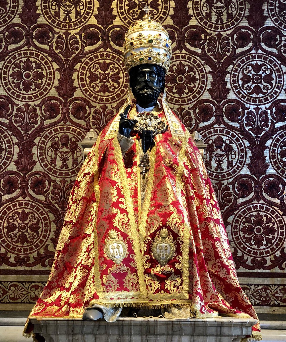 ¿Será el próximo papa el sucesor de Francisco?

Son legión los pseudoteólogos y "vendedores de humo" que toman a los fieles por imbéciles, afirmando que la "sucesión" también debe contemplarse respecto de Francisco.

Sólo desde un punto de vista "vulgar" y meramente numérico y