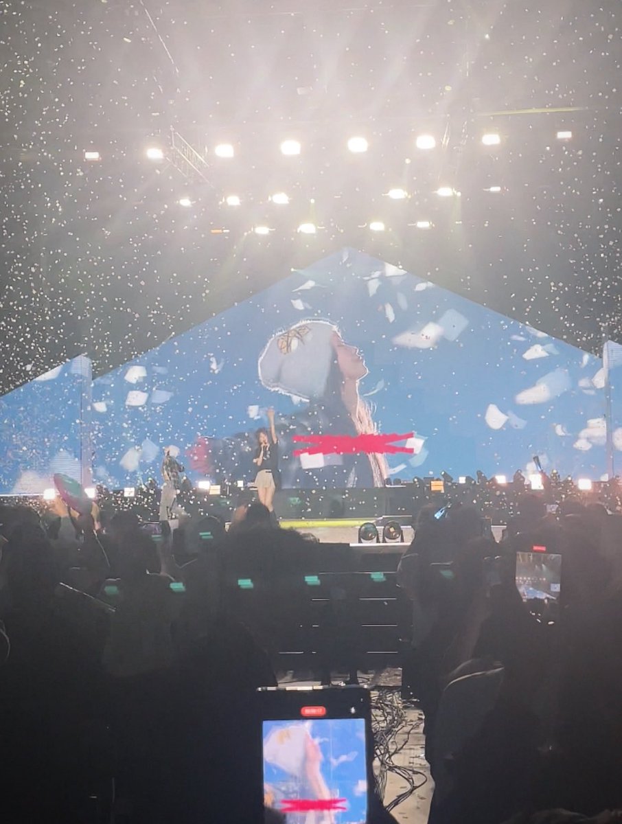 250507

LE SSERAFIM TOUR IN NAGOYA
#LE_SSERAFIM #르세라핌 
#EASY_CRAZY_HOT