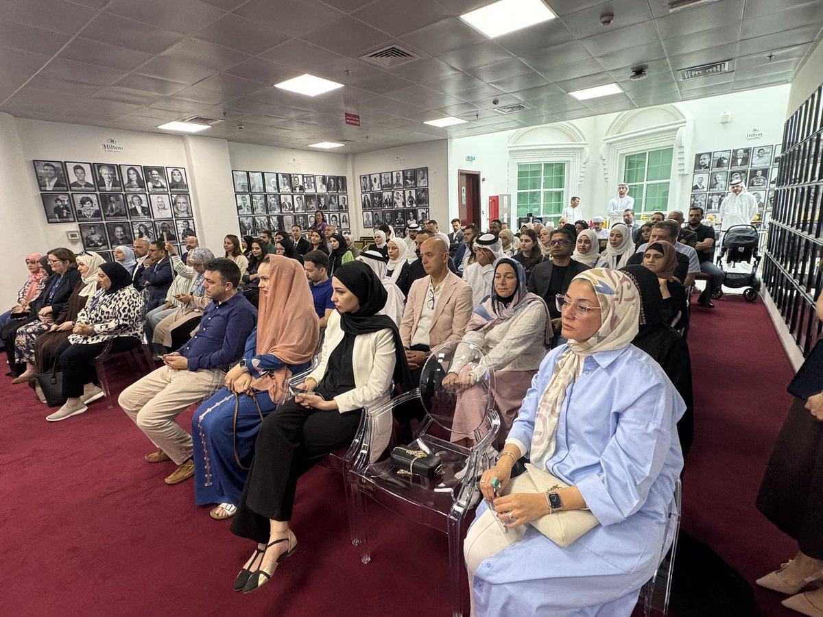AlFarooqCentre's tweet photo. برعاية وحضور السيد خلف أحمد الحبتور، وضمن مبادرة خلف الحبتور لدعم اللغة العربية، تم تكريم الطلاب والطالبات المشاركين في جائزة القرآن الكريم والسنة النبوية الشريفة والأدب العربي وذلك بالتعاون مع مدارس الإمارات الدولية بفرعيها جميرا وميدوز . #دبي #الإمارات https://t.co/NgzDQHqpw0