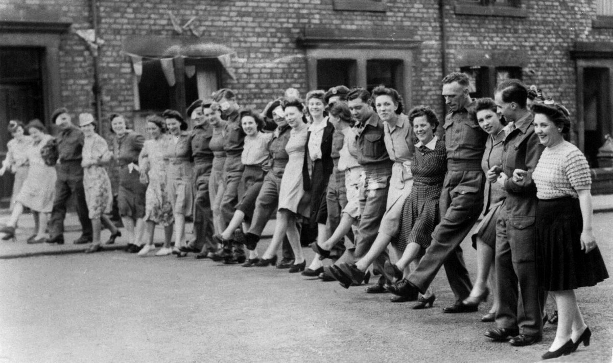 A  VE Day party in Tamworth Road, Arthur’s Hill, Newcastle. Wounded  soldiers from the nearby General Hospital were invited to join the celebrations. #VEDay80