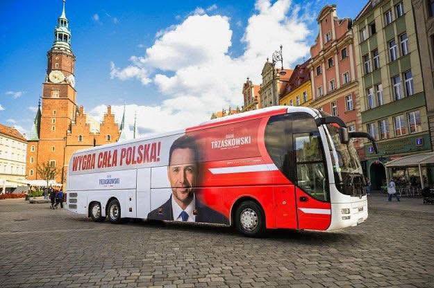 TrzaskoBUS już w trasie. Pięknie się prezentuje, co powiecie? 😎

#Trzaskowski2025 
#WygraCałaPolska